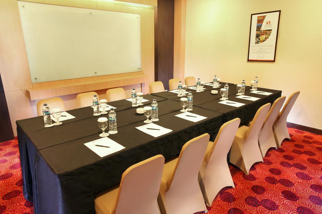 Swiss-Belinn Balikpapan Exteriör bild